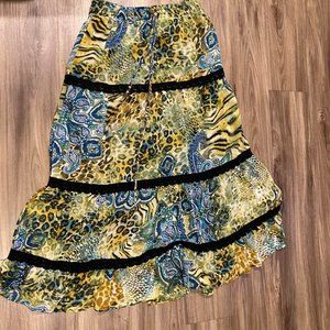 2000s / 90s maxi tiered skirt size large